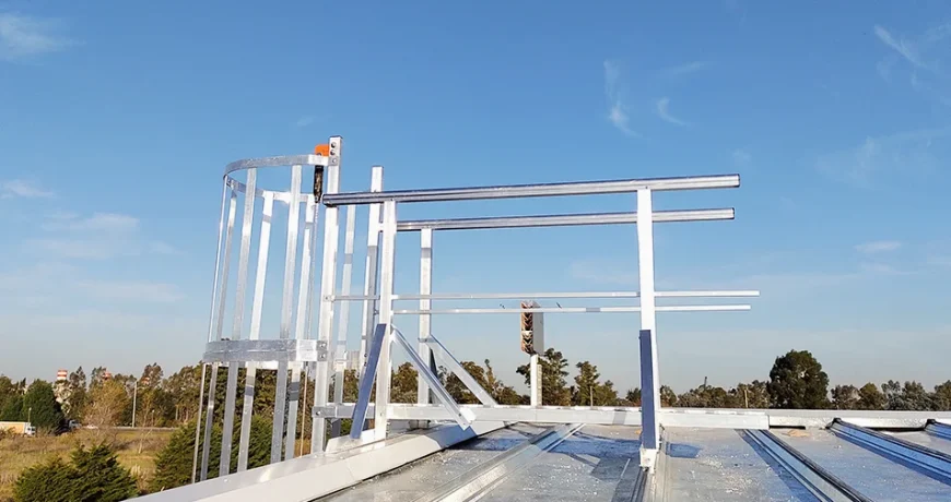linea-de-vida-vertical-en-escalera-aluminio